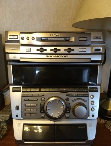 Sony Rosa.jpg
