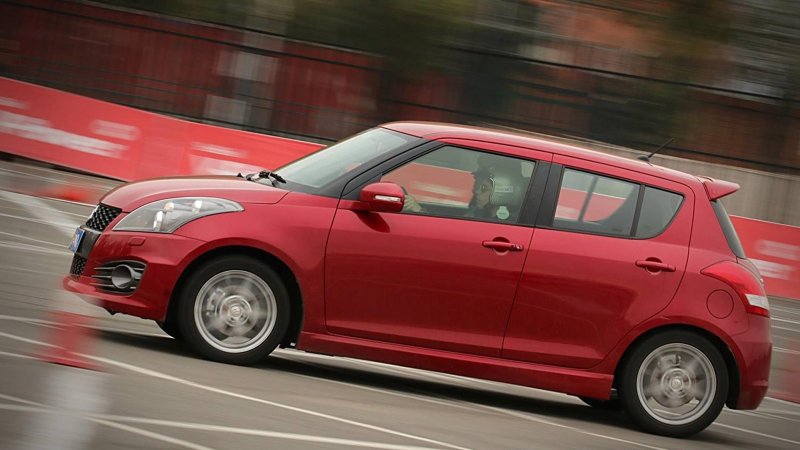 Swift Sport - Monumental.jpg