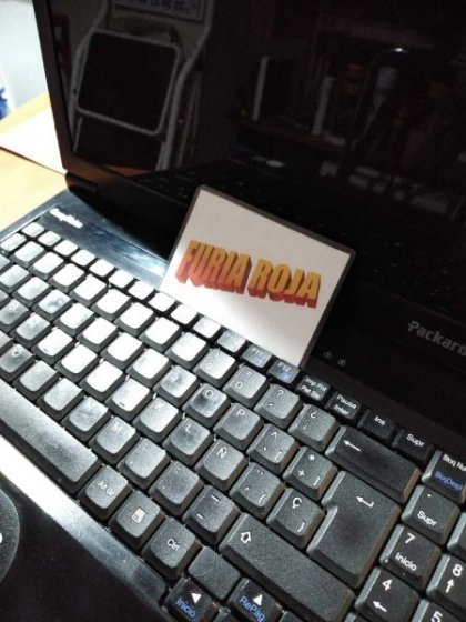 furia-roja-packard-bell.jpg