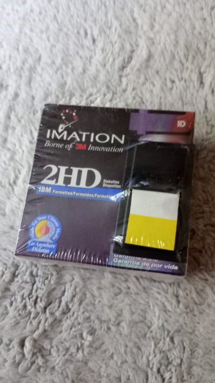 caja diskettes.jpeg