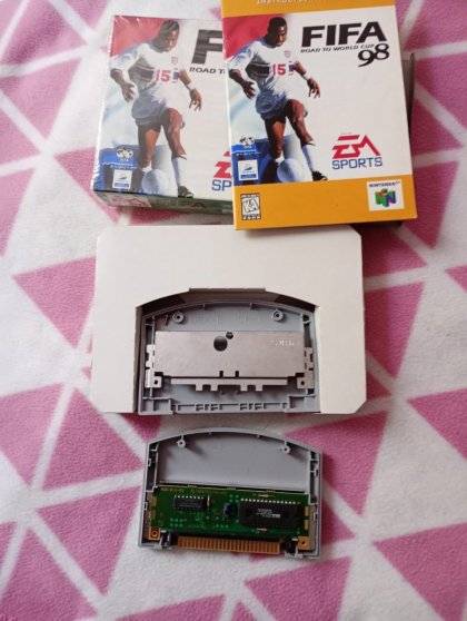 06 Fifa 98abierto.jpeg