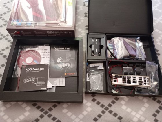 04 caja contenido.jpeg